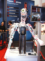 Bild: Im humanoiden Forschungsroboter Ecce3 sind über 30 Maxon-Motoren, Getriebe und Steuerungen verbaut.